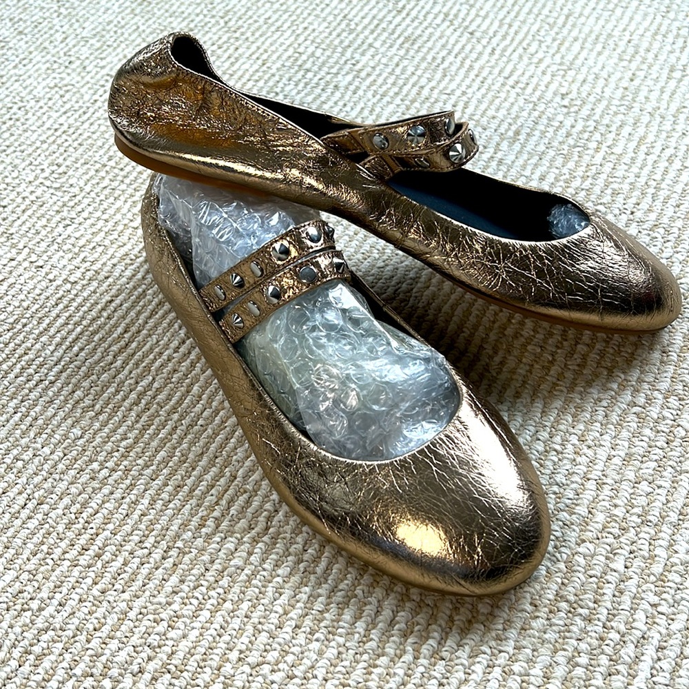 New! Rebecca MINKOFF SHOES GOLD SIZE 9